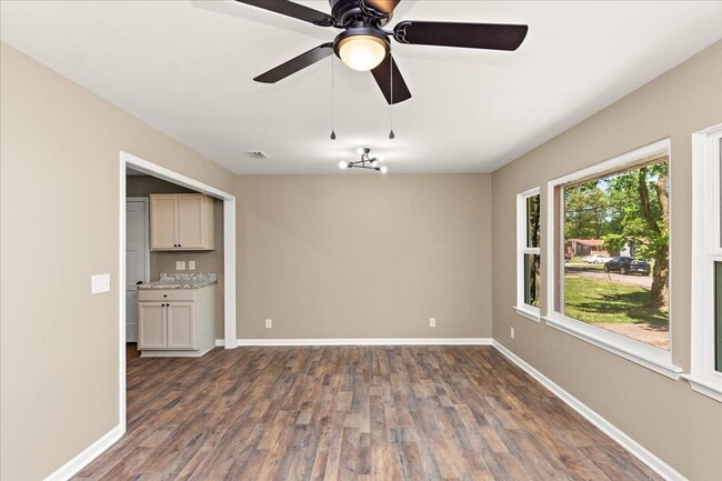 Photo - 309 Rickenbacker Dr