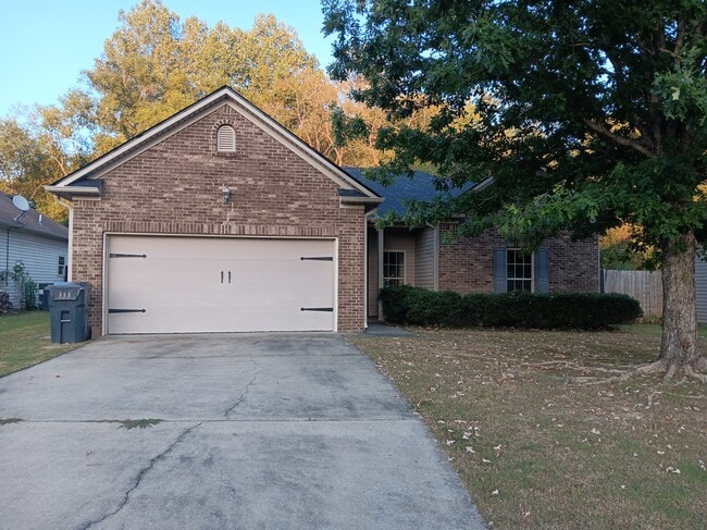 Front of the house - 1007 Meriweather Dr House