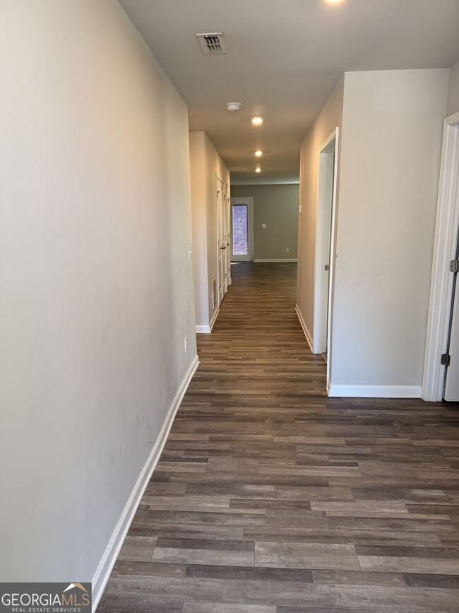 Photo - 725 Cole Dr