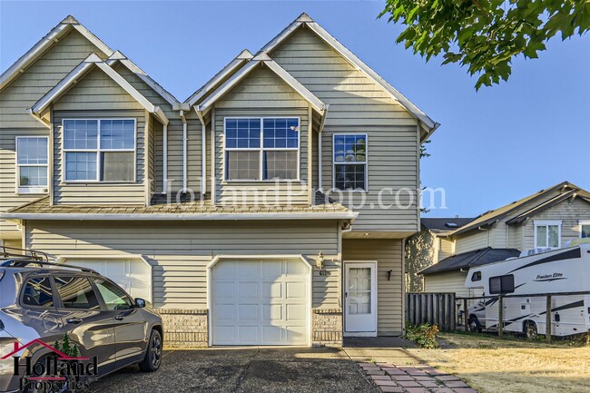 Building Photo - Beautiful 3-bedroom Unit in Excellent Hillsboro Location!