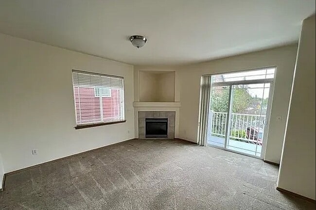 Photo - Spacious 3 Bedroom, 3 Bath End-Unit Condo ...