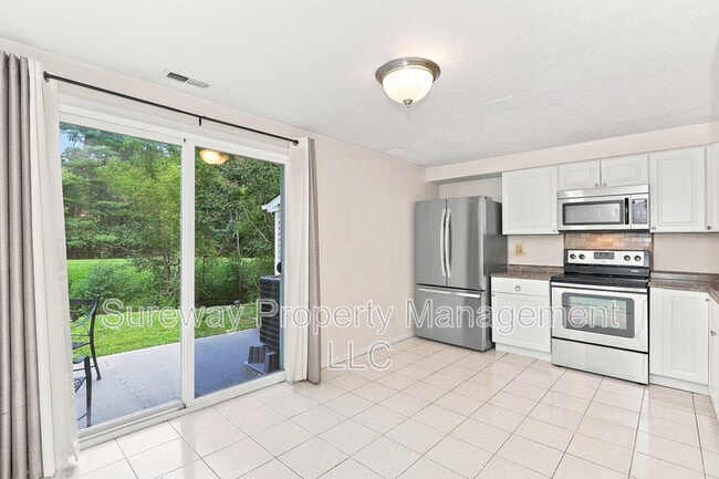 Photo - 21 Waterview Ct