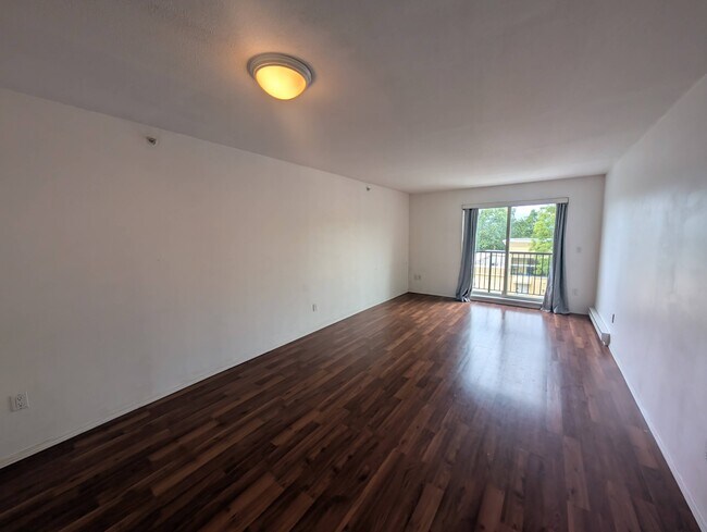 22355 48 Ave Unit 302