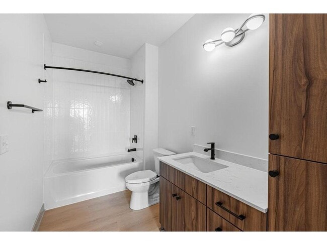 Photo - 640 Wisconsin Ave N Unit 634