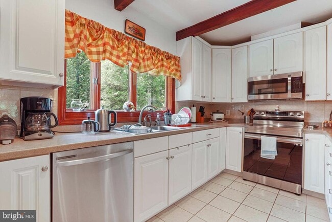 Photo - 5135 Summit Dr