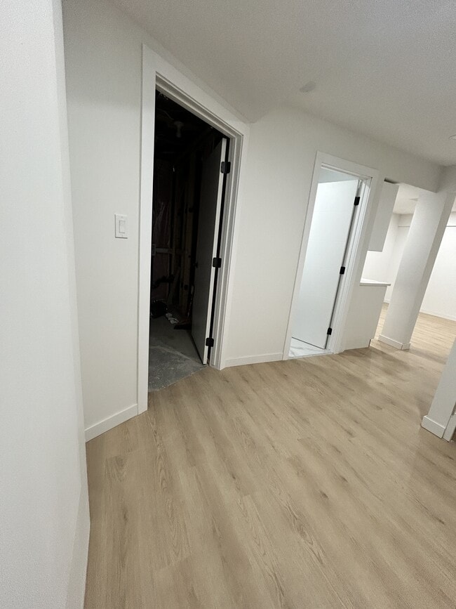 Photo - 2360-2159 159 St SW