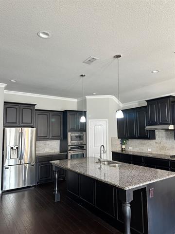 5832 Canyon Oaks Ln