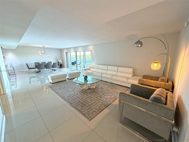 Photo - 879 NE 195th St Unit 228