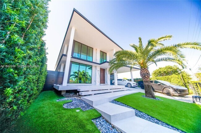 Photo - 7520 W Treasure Dr