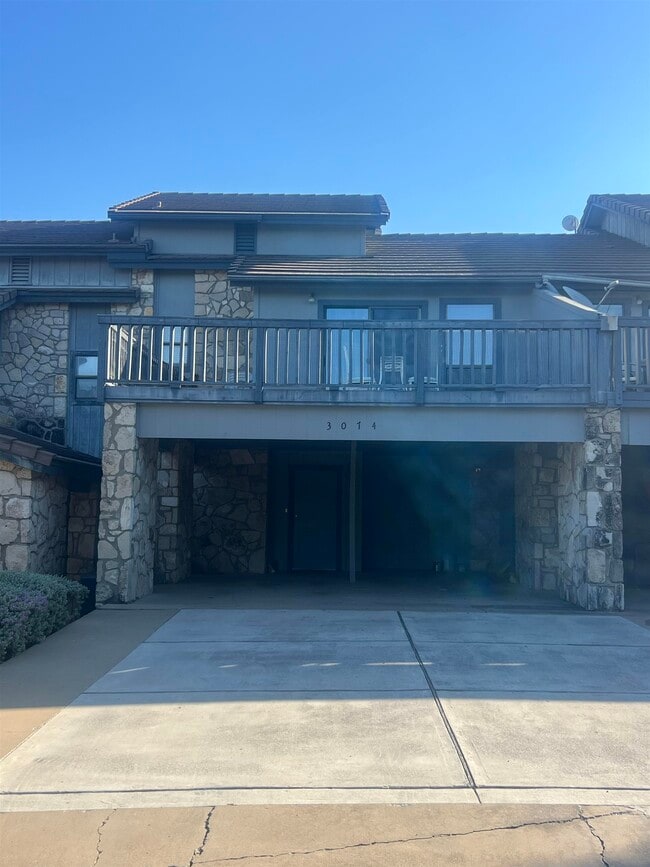 Photo - 307 Crestview