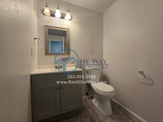Photo - 814 196th St E