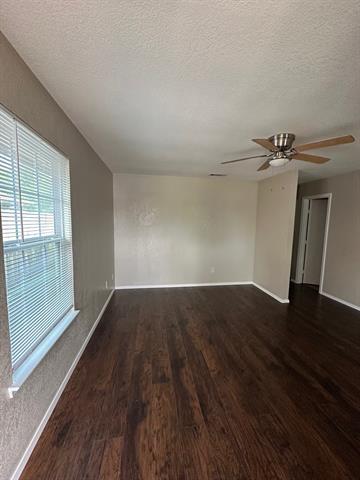 Photo - 1144 Suburban St