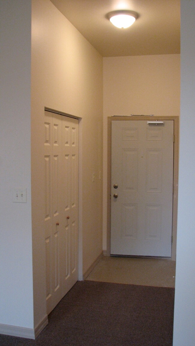 Photo - 19 E Main St Unit Apartment 1