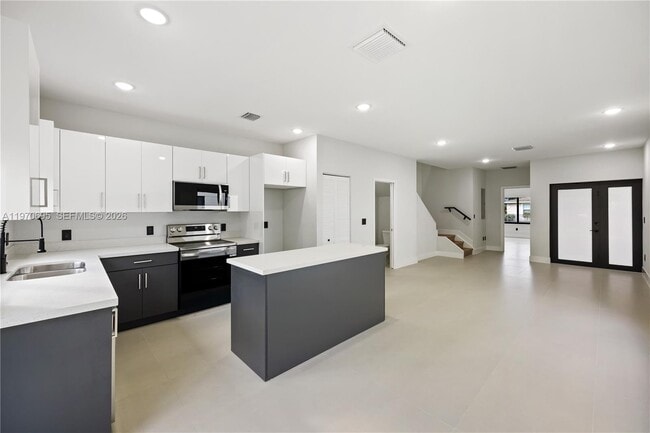 Photo - 120 NW 5th Ave