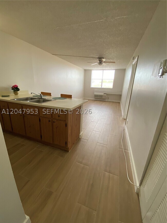Photo - 2501 Riverside Dr Unit 314-A
