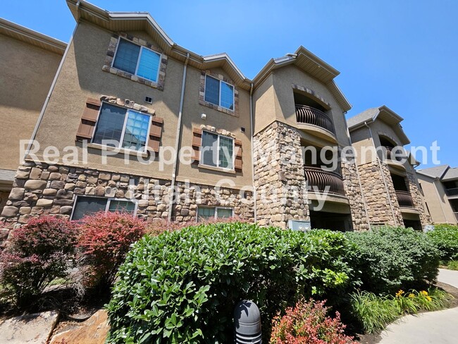 Reduced Price~Pet Friendly Condo - Reduced Price~Pet Friendly Condo Unit 302