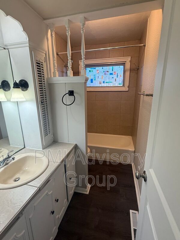 Photo - 3105 SE Adams St