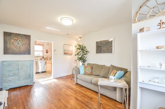 Photo - 571 Formwalt St SW Unit 10