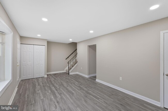 Photo - 18 W Orndorff Dr