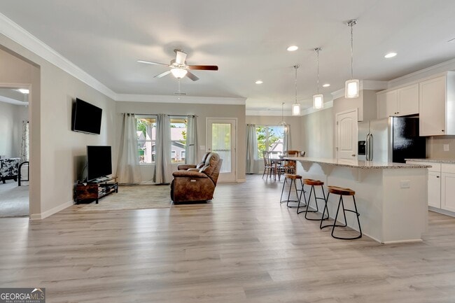 Photo - 10 Vintage Ave