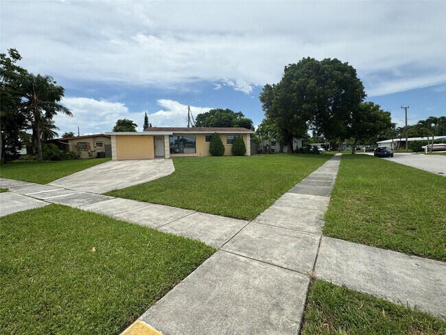 6101 NW 18th St