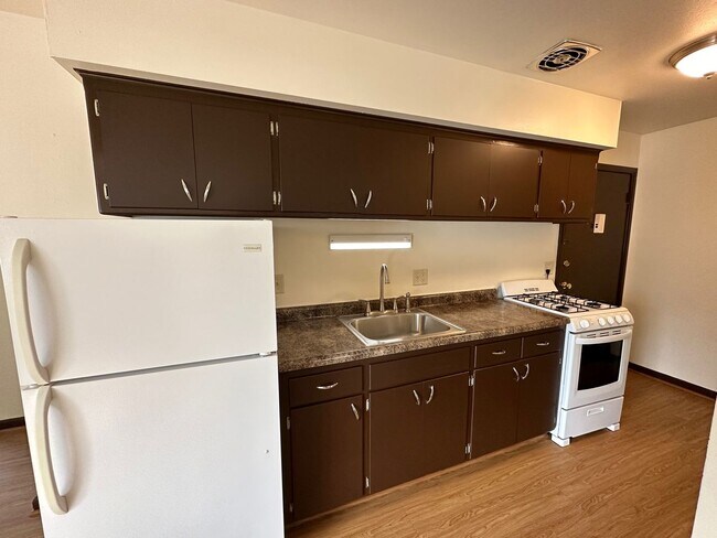 2910 Bolivar Apts