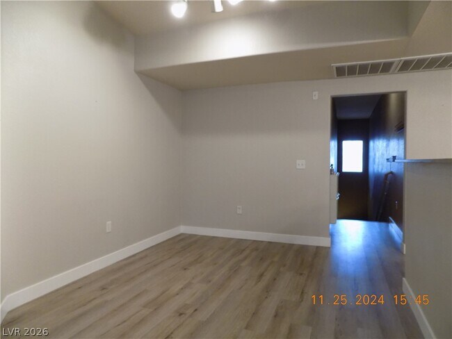 Photo - 9975 Peace Way Unidad 2145