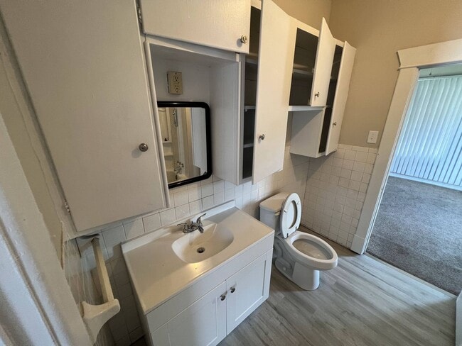 Photo - Newly renovated 2 bed 1 bath in Aurora, Missouri!