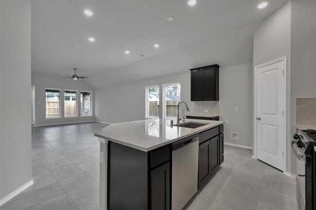 Photo - 307 Highland Bayou Dr