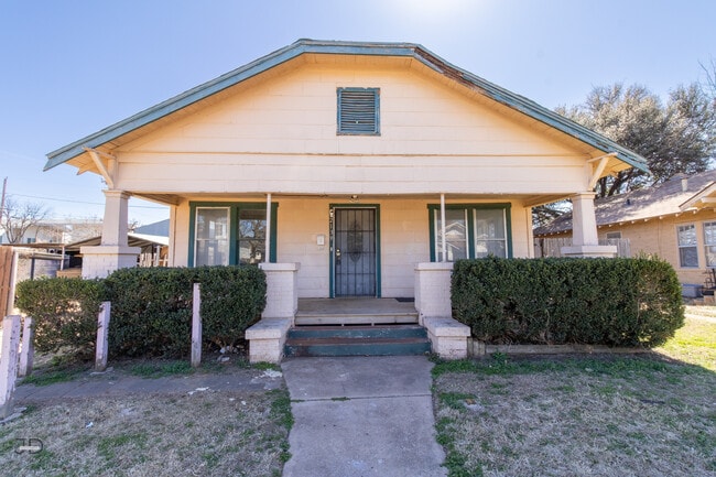 Building Photo - 2139 Ave F