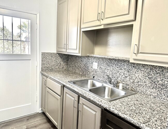 Photo - 4549 Greenholme Dr Unidad 4