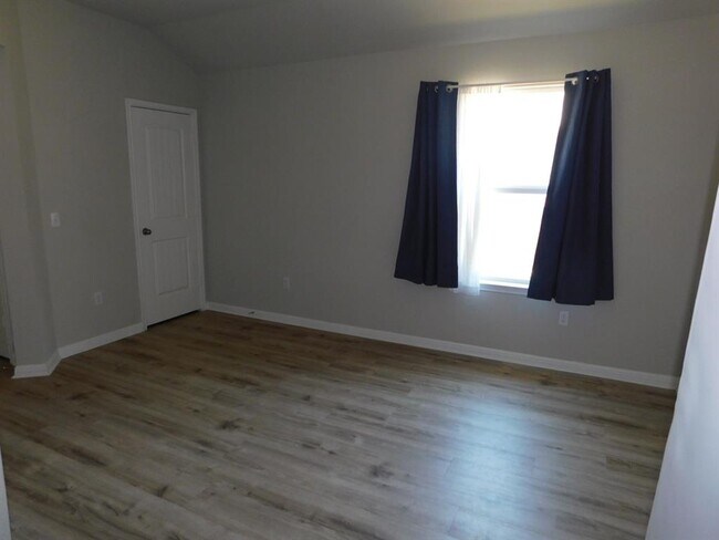 Photo - 104 Royal Palm Way