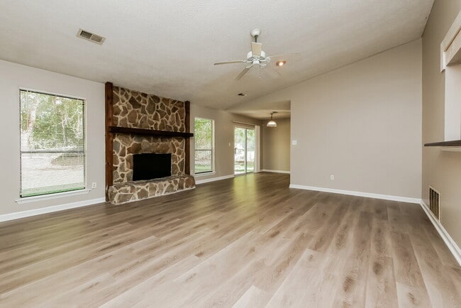 9380 Forest Knoll Dr