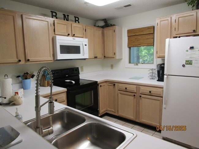 Photo - 1221 Lake Dr