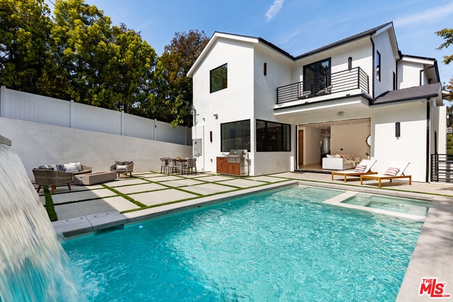 Photo - 2565 Patricia Ave