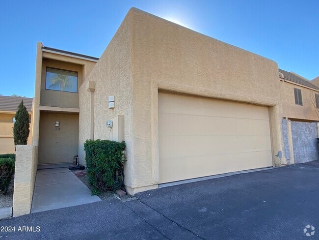 Building Photo - 821 E Redondo Dr Rental