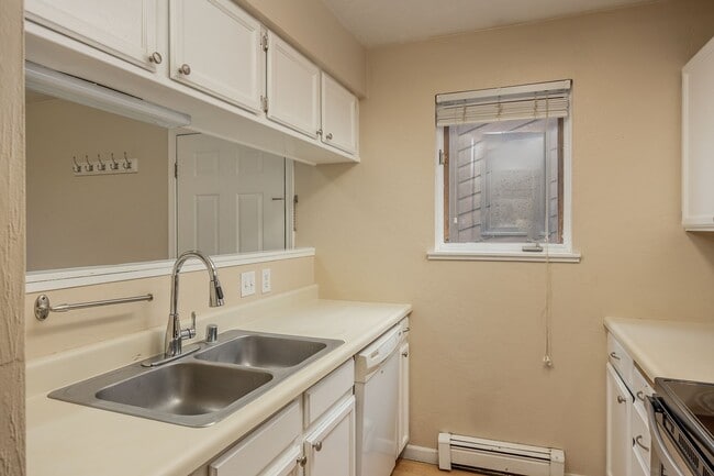 1018 Dogwood St Unit Spacious 3-Bedroom Condo in Central Fairbanks