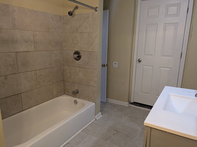 Photo - 2319 W Muhammad Ali Blvd