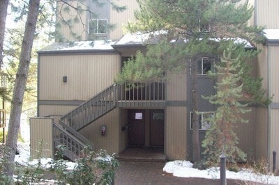 Building Photo - Fully Furnished Condo