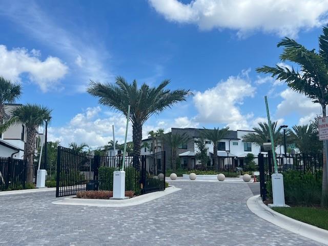 Photo - 8362 NW 7th Pl Casa Adosada