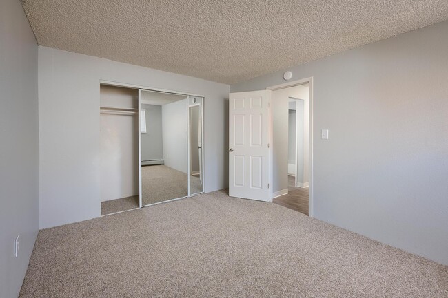 Dormitorio con armario - Reserve at Water Tower Village