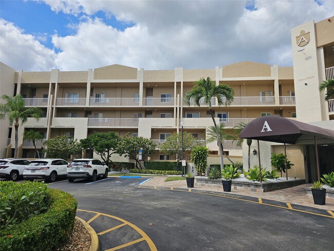 Building Photo - 7843 Granville Dr Unit 7843