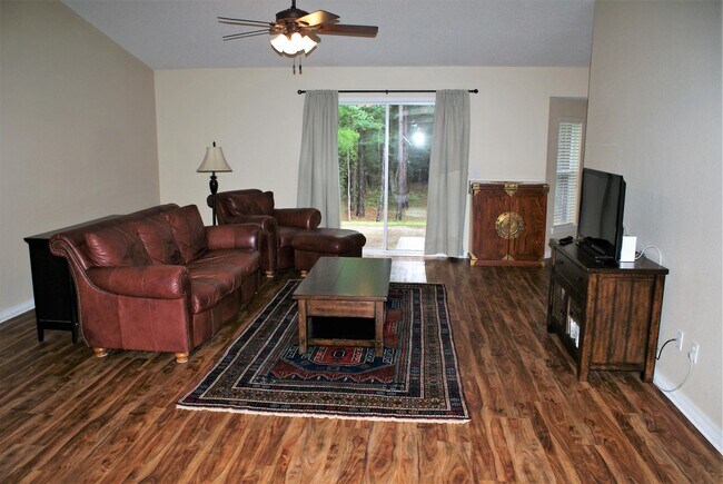 Photo - 7104 Manatee St