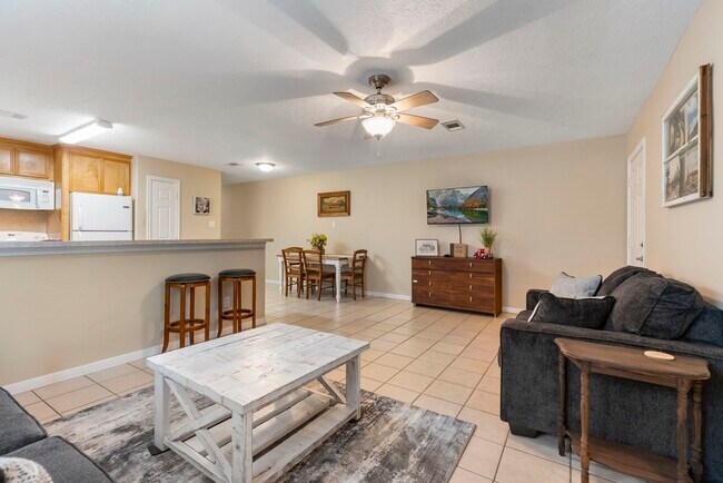 Photo - 620 Foster St