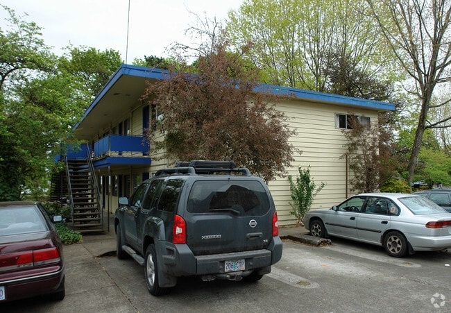 Photo - Greekside Apartments