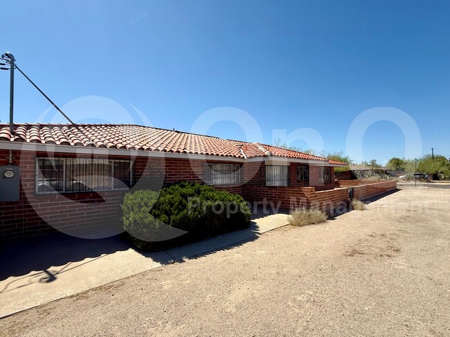 Photo - 1590 E Hampton St