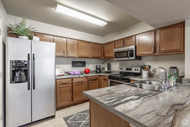 1BR, 1BA - 789 SF