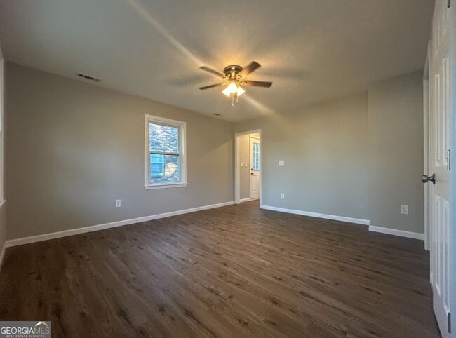 Photo - 116 Holly St SE