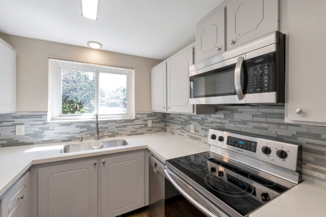 Photo - Sugarhouse -  2 Bed 1 Bath 1 Covered Parking Unidad 22