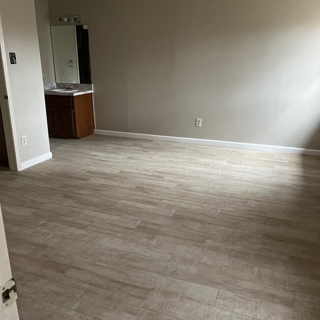 Photo - 604 Race St Unit D